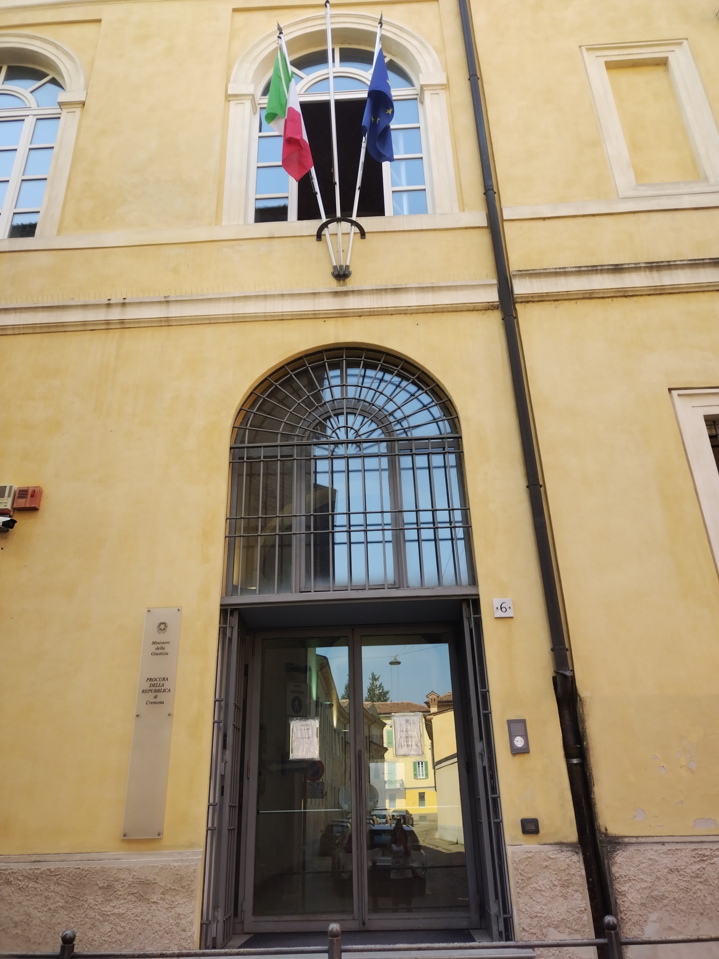Procura della Repubblica di Cremona.jpg